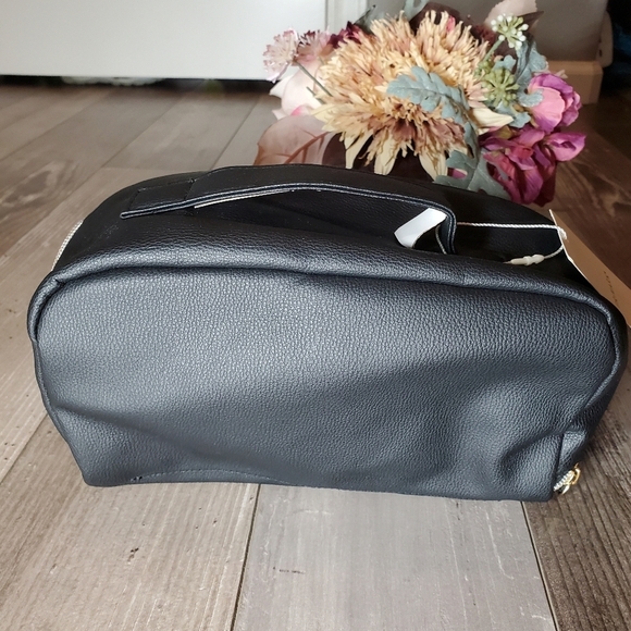 NWT Primark Black Cosmetic Bag with Quilted Texture and Gold Hardware Letter "L" - Picture 6 of 16